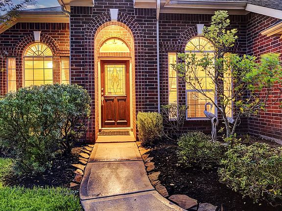 3rd image of 2404 Black Canyon Ln