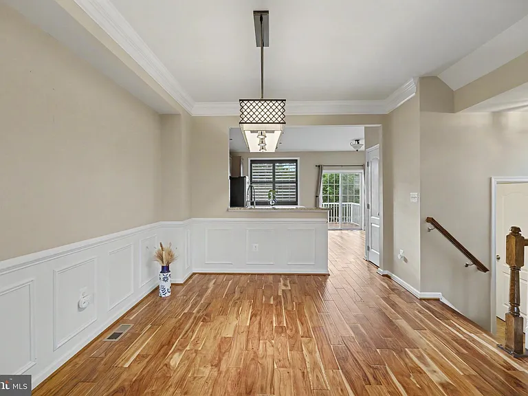 23108 Sunbury St — Photo 13