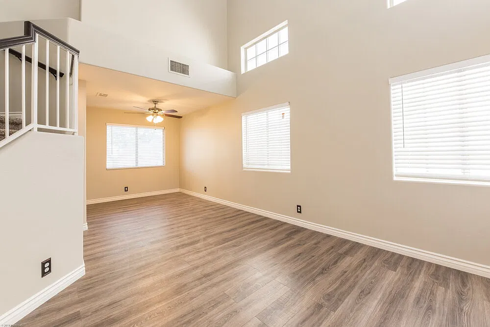 3 bed, 2.5 bath, 1664 sqft, $2,350 — Photo 3