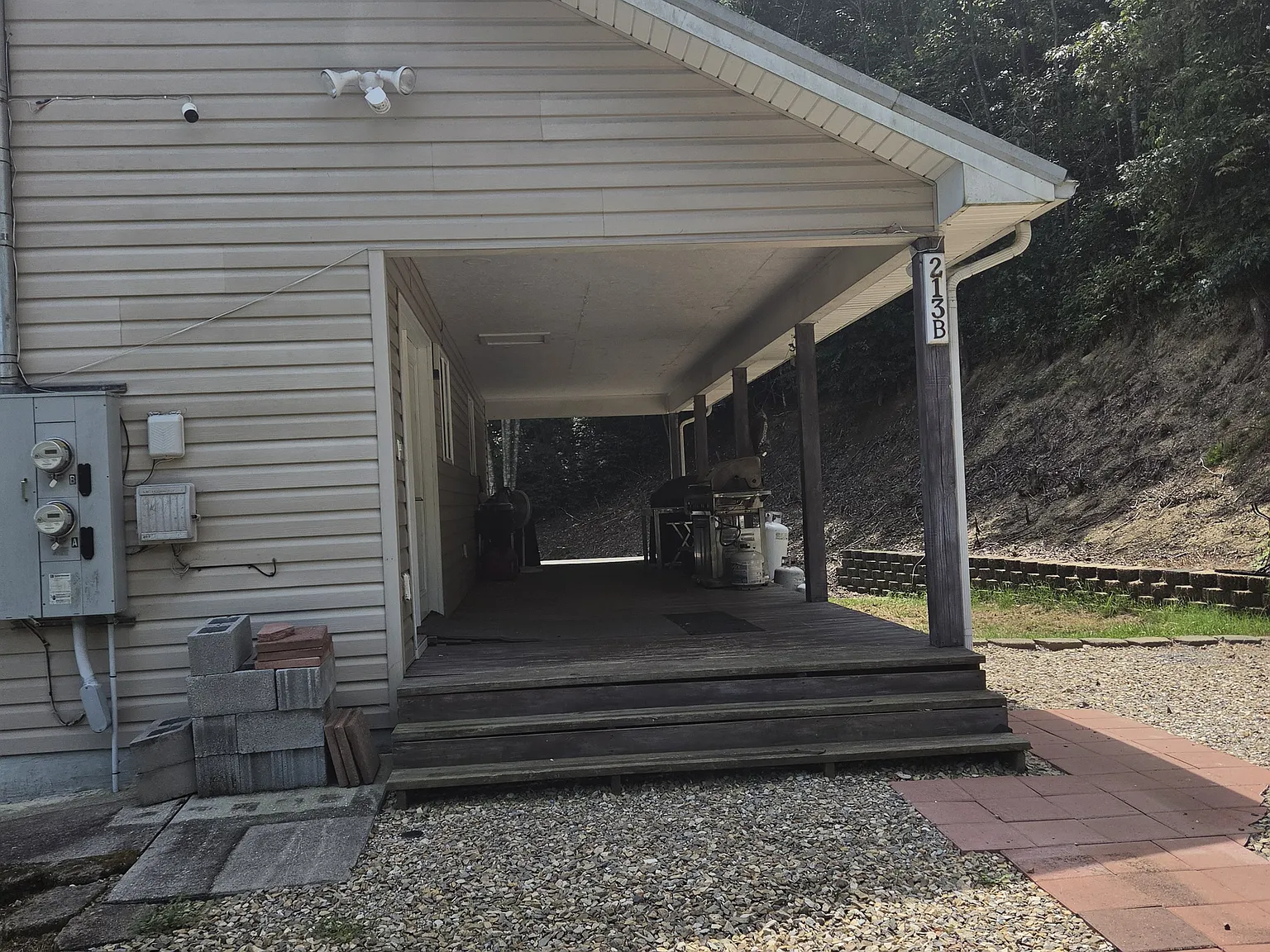 2 bed, 1050 sqft, $1,275 — Photo 2