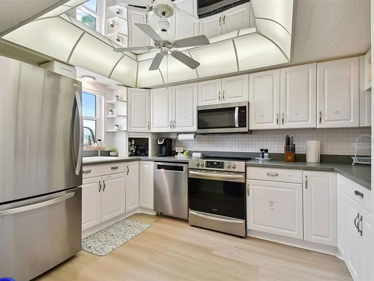 314 Windrush Blvd #13 — Photo 12