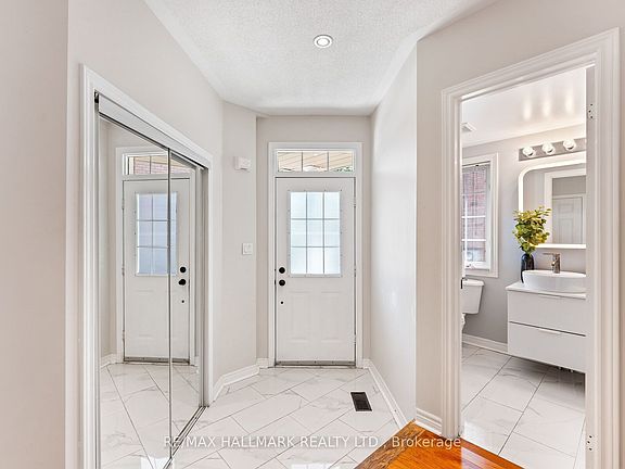 5th image of 17 Rushingbrook Dr
