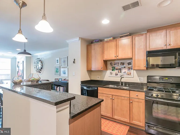 1451 Belmont St NW #11 — Photo 2