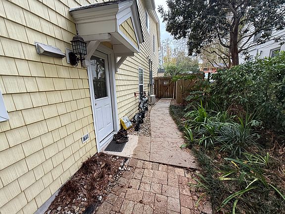 2nd image of 512 Williams St #B