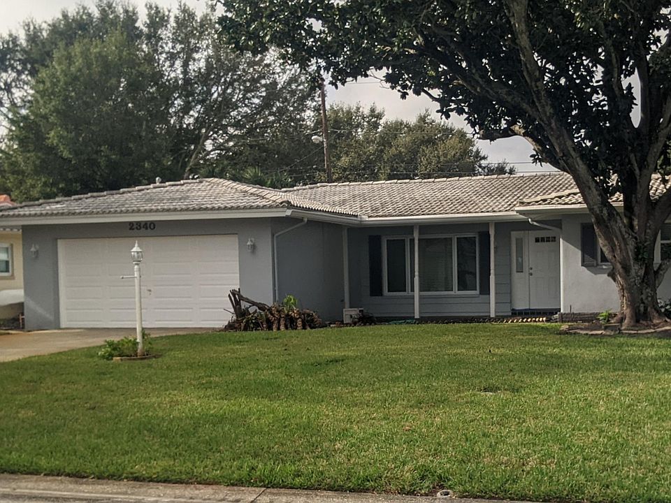 Front of 2 Bd/2 Ba/2 Car Garage house.