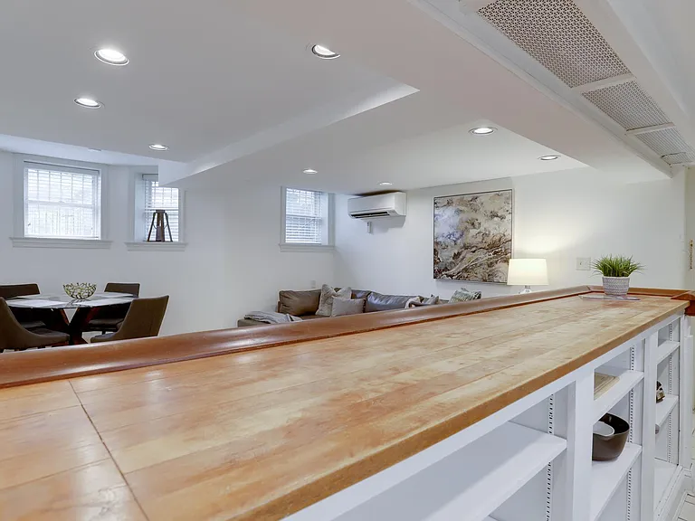 400 Seward Sq SE #B2 — Photo 11
