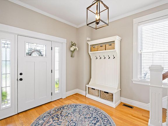 3rd image of 3822 Floral Ave