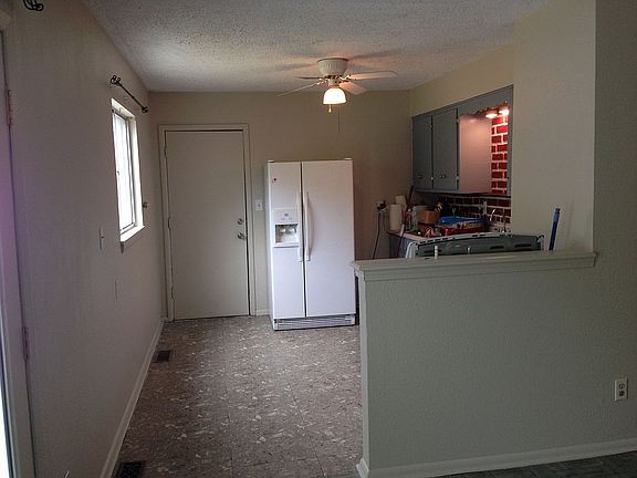 2nd image of 1605 Dakota St