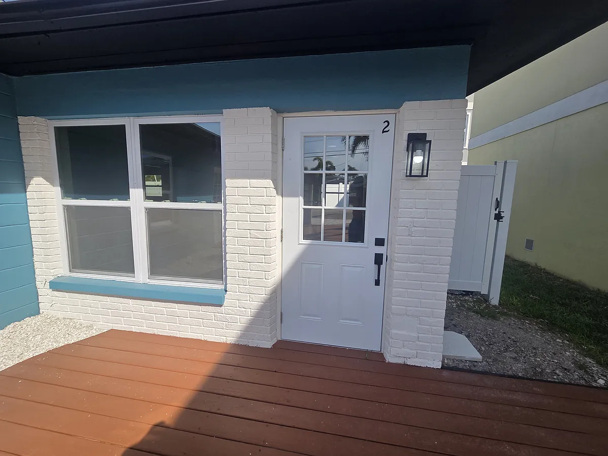 Building Photo - 14906 N Bayshore Dr #2