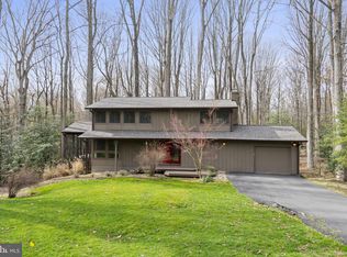 2516 Soapstone Dr, Reston, VA 20191