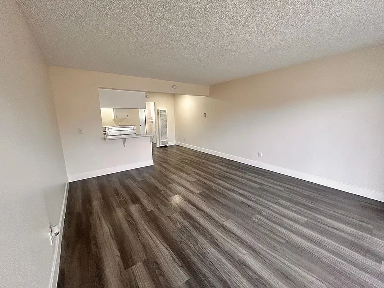 6128 Gotham St — Photo 1