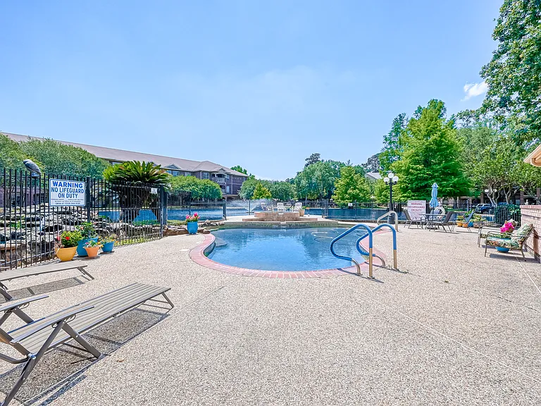 2803 Kings Crossing Dr #112 — Photo 48