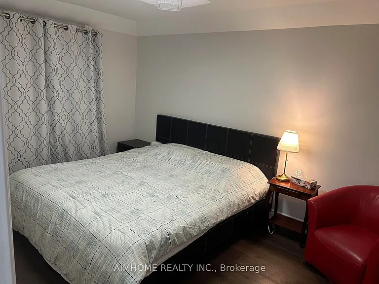 165 Carlton Rd — Photo 3