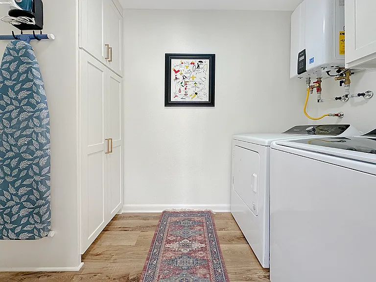 204 Dianne St — Photo 17