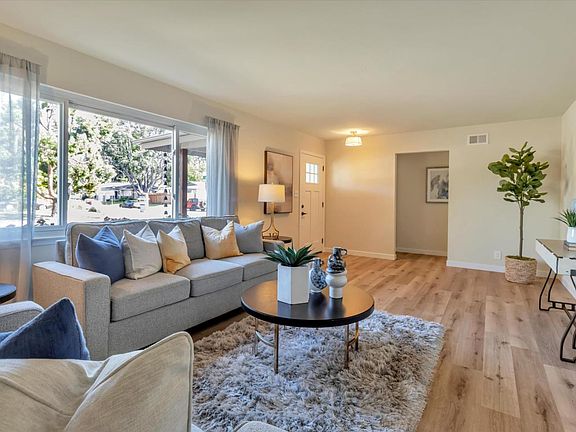 3rd image of 1397 Garrans Dr