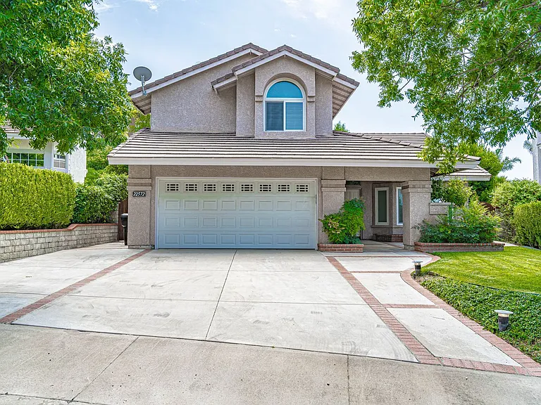 22572 Tulip Ct — Photo 1