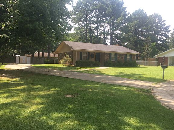 3rd image of 144 Belle Aire Ct