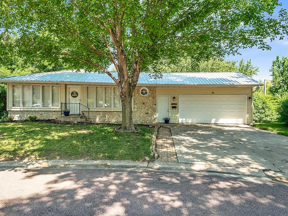 1st image of 2508 Jackson Cir