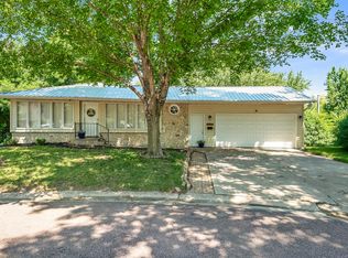 2508 Jackson Cir, Spirit Lake, IA 51360