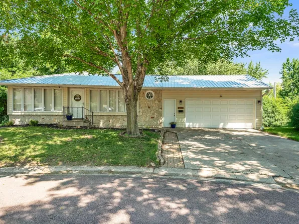2508 Jackson Cir, Spirit Lake, IA 51360