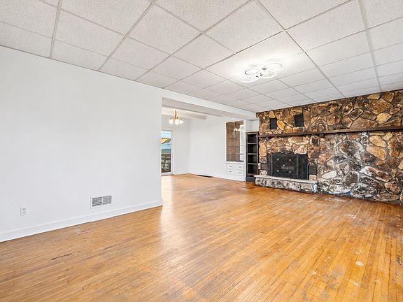 4th image of 518 W Main St