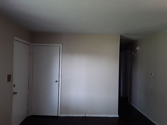 3rd image of 4408 Huron St #B