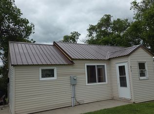 31 2nd St NW, Golden Valley, ND 58541
