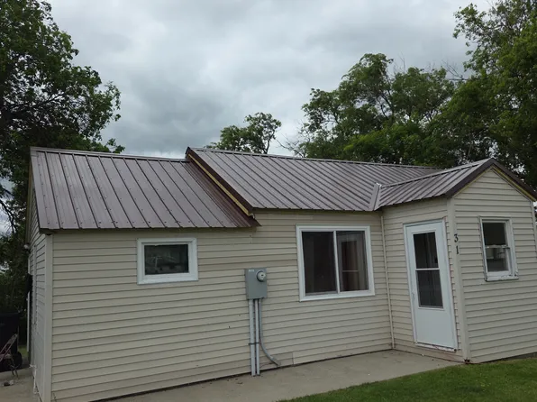 31 2nd St NW, Golden Valley, ND 58541