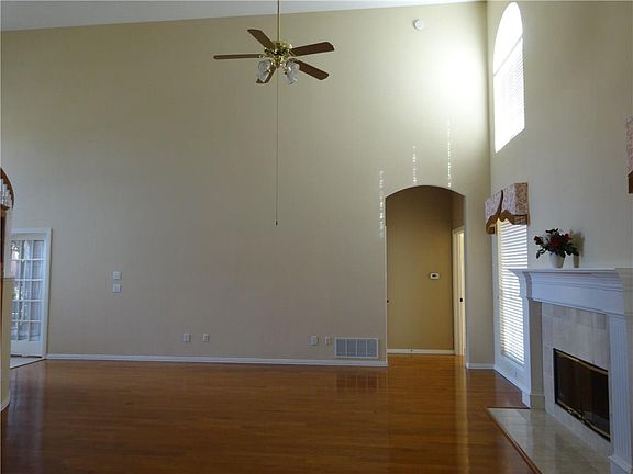 2nd image of 3612 Briarcliff Dr