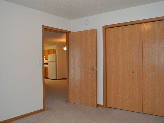 Fargo, ND Summit Point Apartments | Bedroom