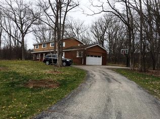 906 Holly Ct, Northbrook, IL