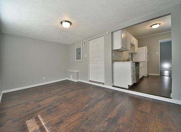 4th image of 6728 Wanda Ave