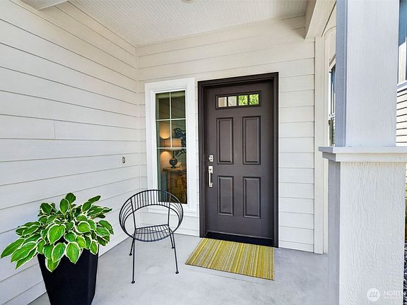 4th image of 2452 NW Columbia Avenue #14