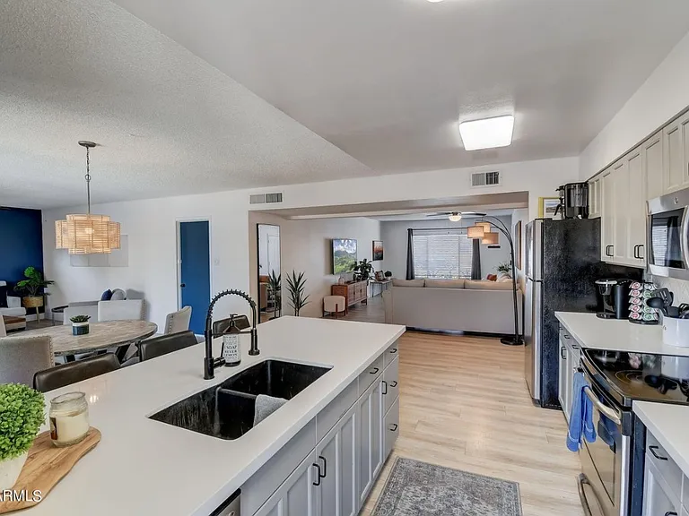 1015 E Concorda Dr — Photo 5