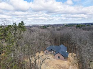 15620 Pine Rdg, Ortonville, MI 48462