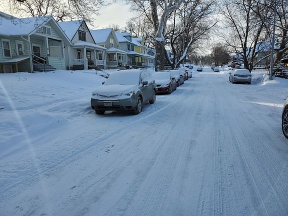 4th image of 911 S 38th Ave