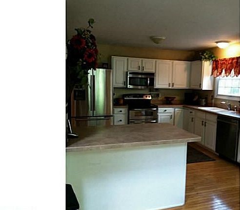 3rd image of 6348 Rose Garden Dr