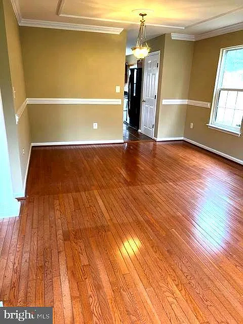 4 bed, 3.5 bath, 3776 sqft, $3,000 — Photo 3