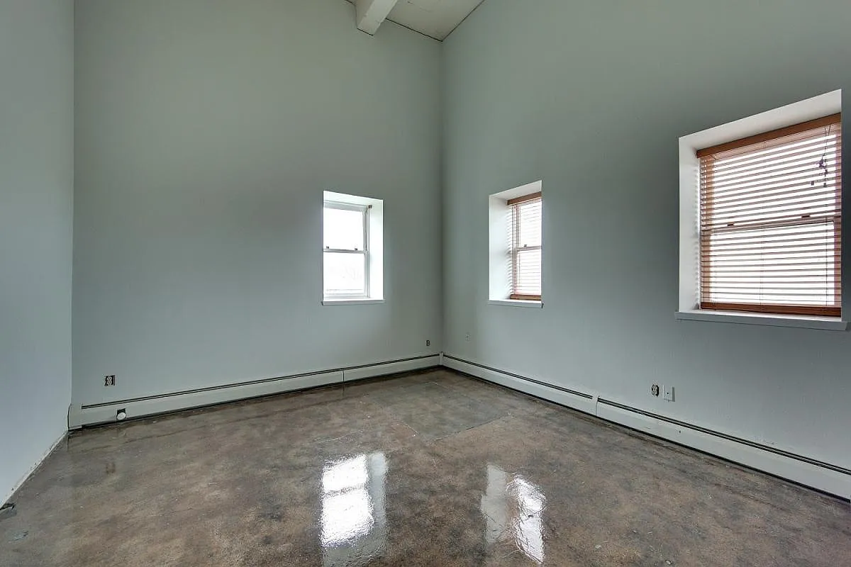 1 bed, 700 sqft, $1,299 — Photo 3