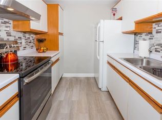 36 Cowesett Ave APT 11, West Warwick, RI 02893