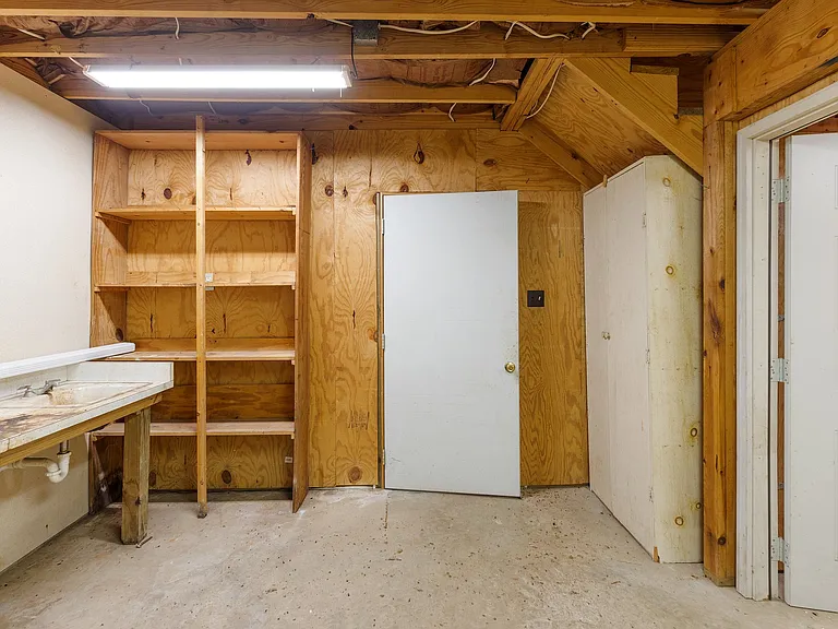 3228 Lakeshore Dr — Photo 46