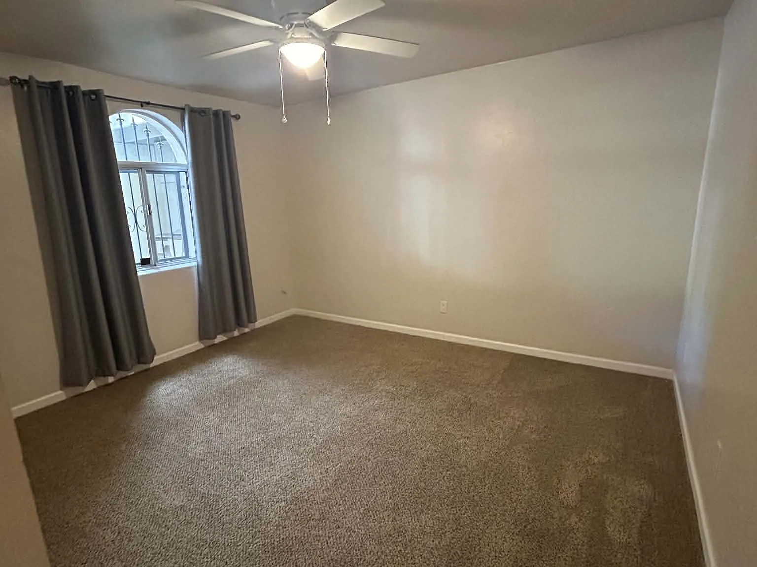 3 bed, 1712 sqft, $1,950 — Photo 3