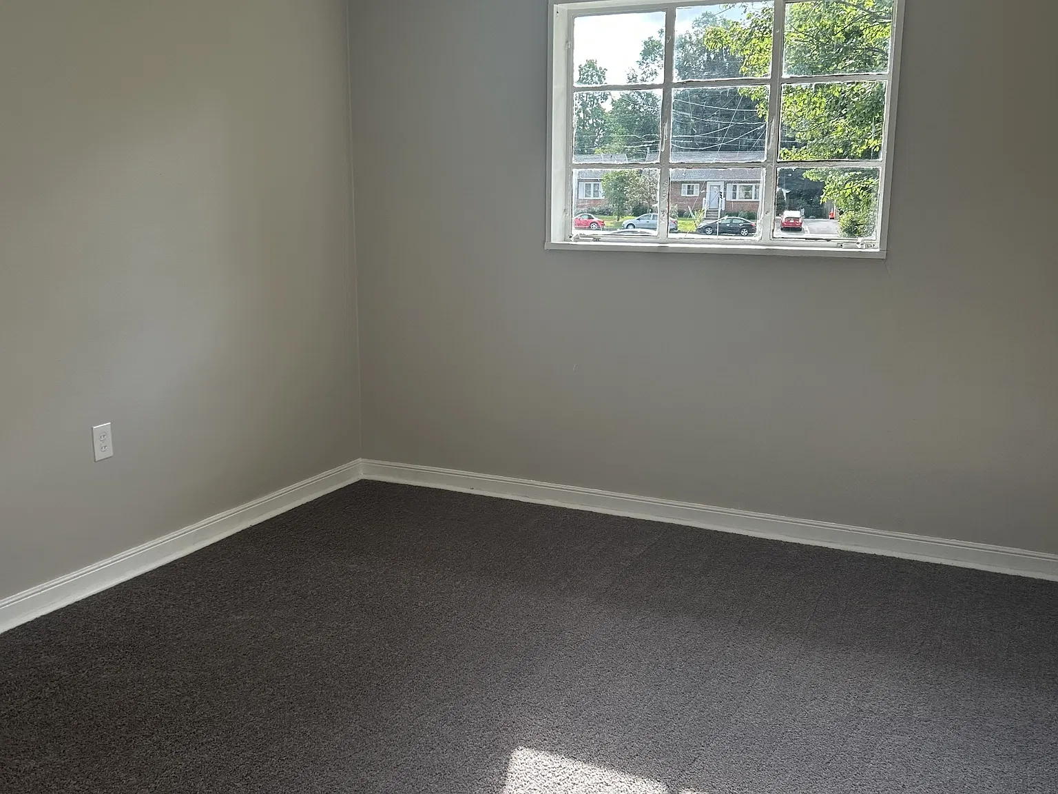 129 Holliday Dr — Photo 4