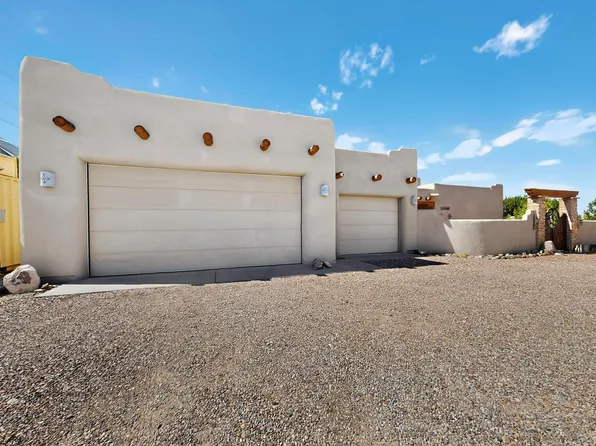 8 Palomar Rd, Placitas, NM 87043