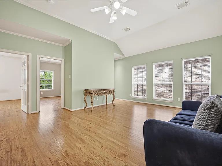10134 Holly Chase Dr — Photo 14