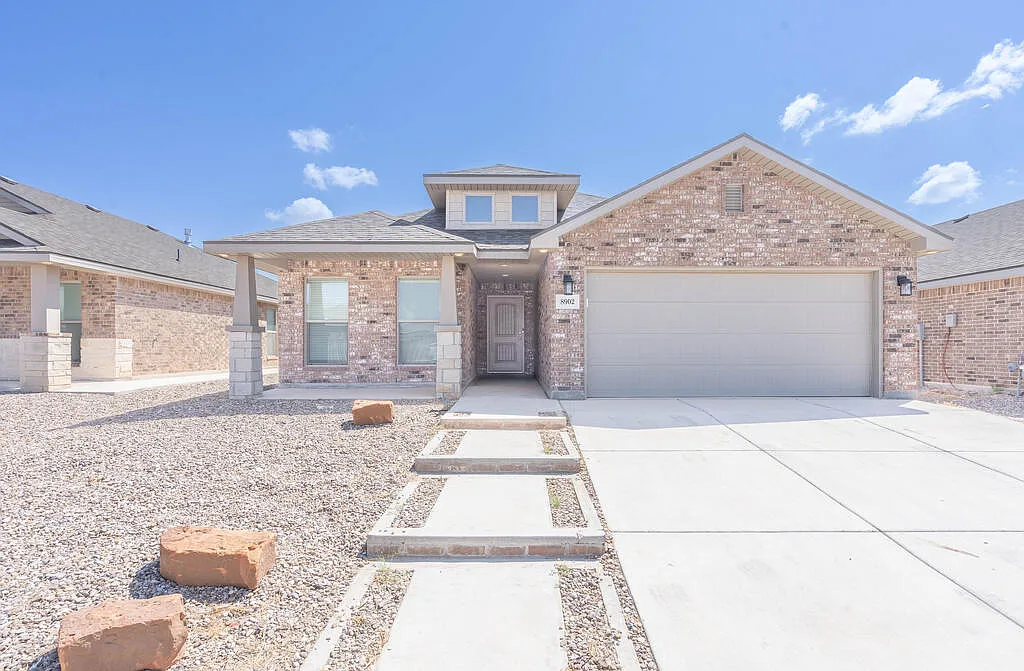 3 bed, 2.0 bath, 1760 sqft, $2,850 — Photo 2