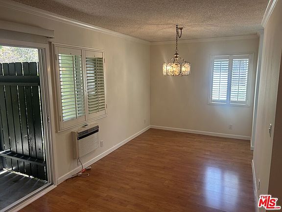 4th image of 4915 Indian Wood Rd Unit 500