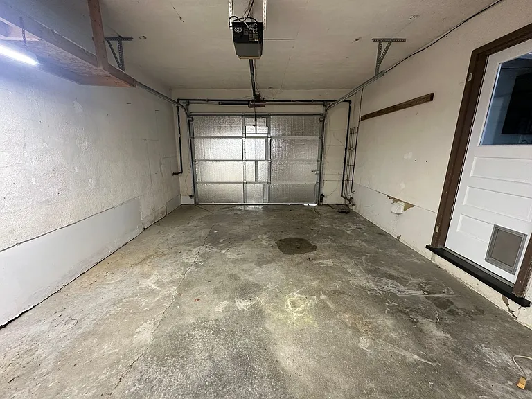 2063 W Highland Ln — Photo 20
