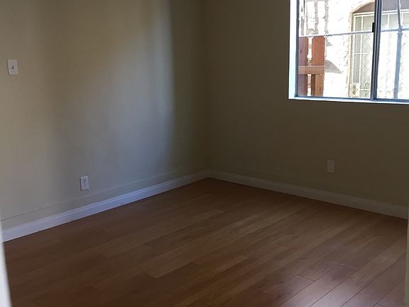 2nd image of 1279-1285 N Chestnut Ave