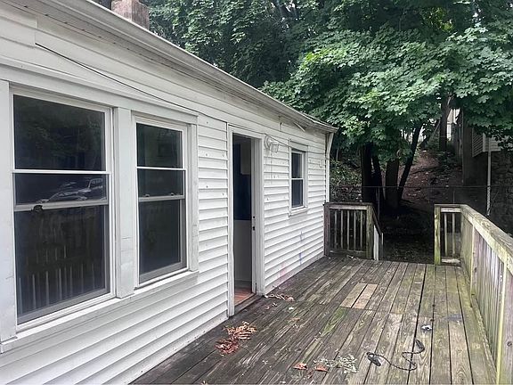 4th image of 114 Lake St #A